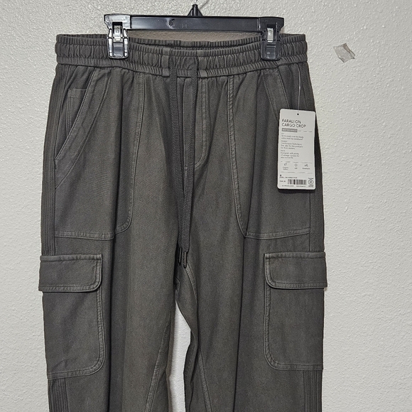 NWT Athleta Farralon  cargo crop size 6 - Picture 2 of 13